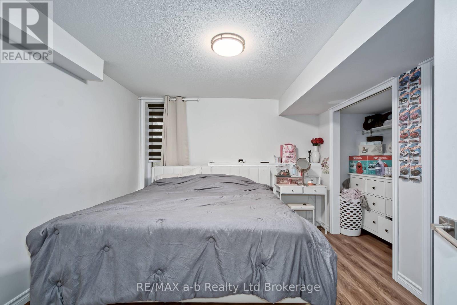 305 ROBINSON STREET - 34