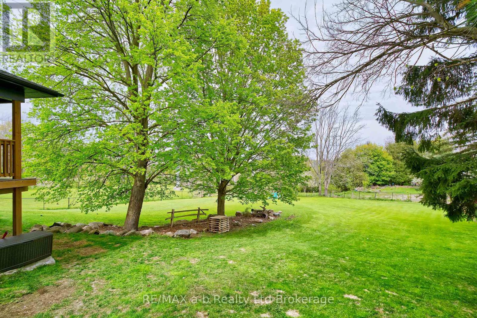 305 ROBINSON STREET - 39