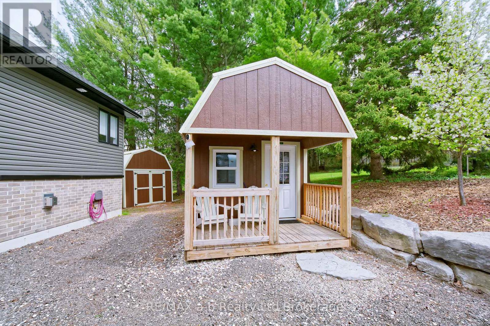305 ROBINSON STREET - 44