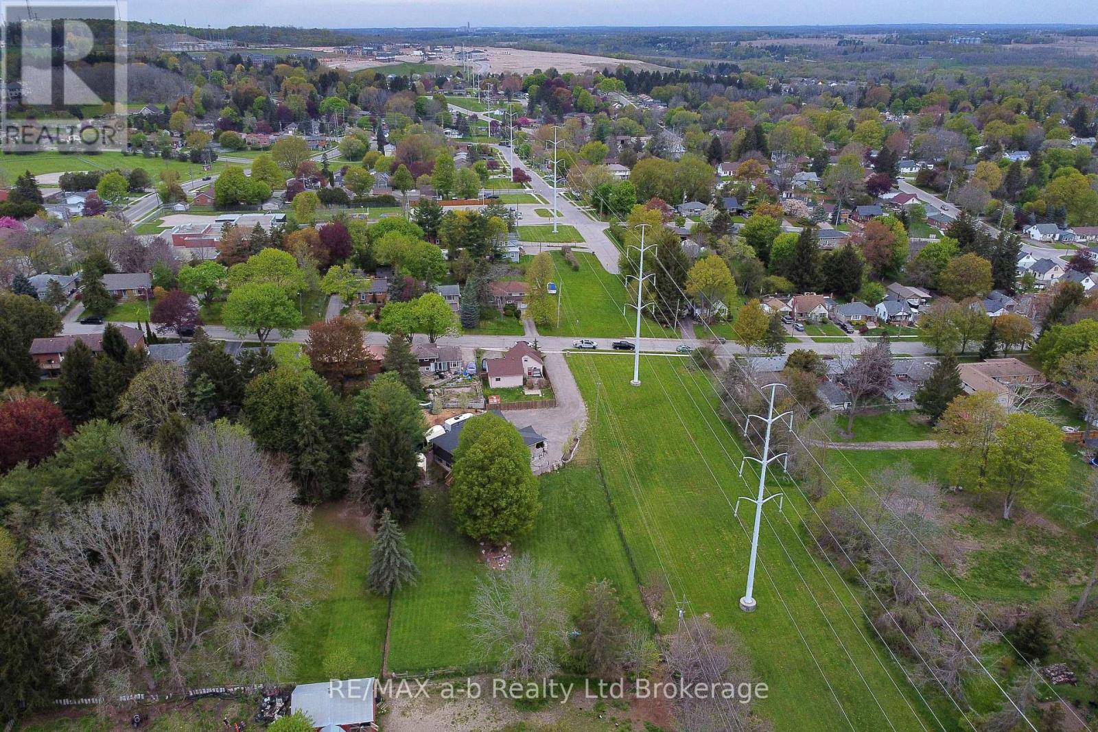 305 ROBINSON STREET - 47