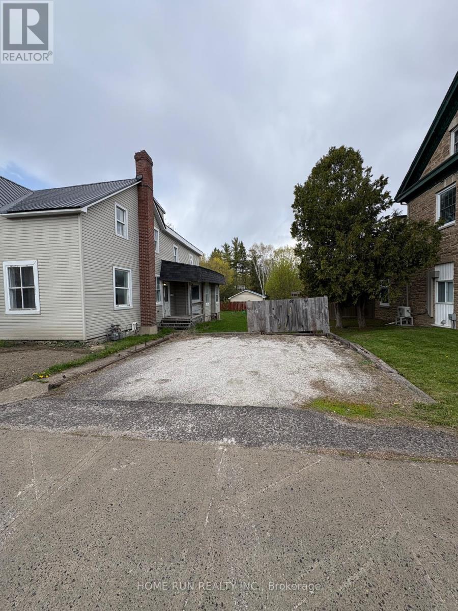 4 Bed, 1 Bath House for Rent in Arnprior – 47 MADAWASKA STREET, Arnprior – MLS# X13131542 - Image 3