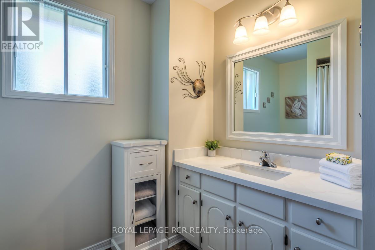 582 MILLARD STREET - 28