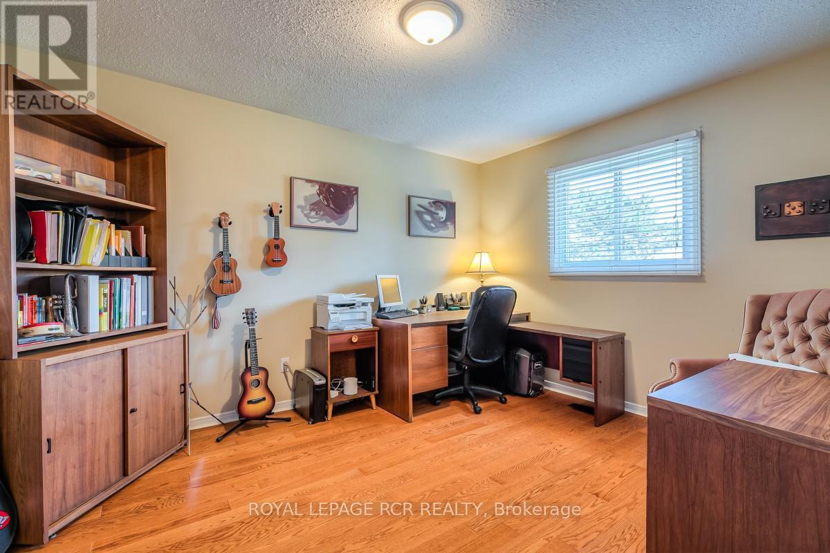 582 MILLARD STREET - 27