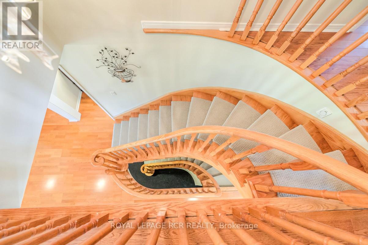 582 MILLARD STREET - 30