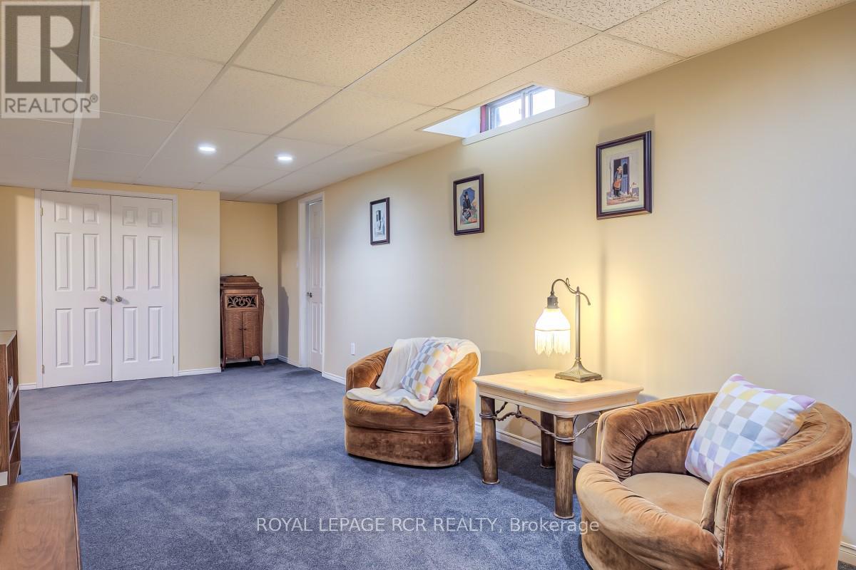 582 MILLARD STREET - 34