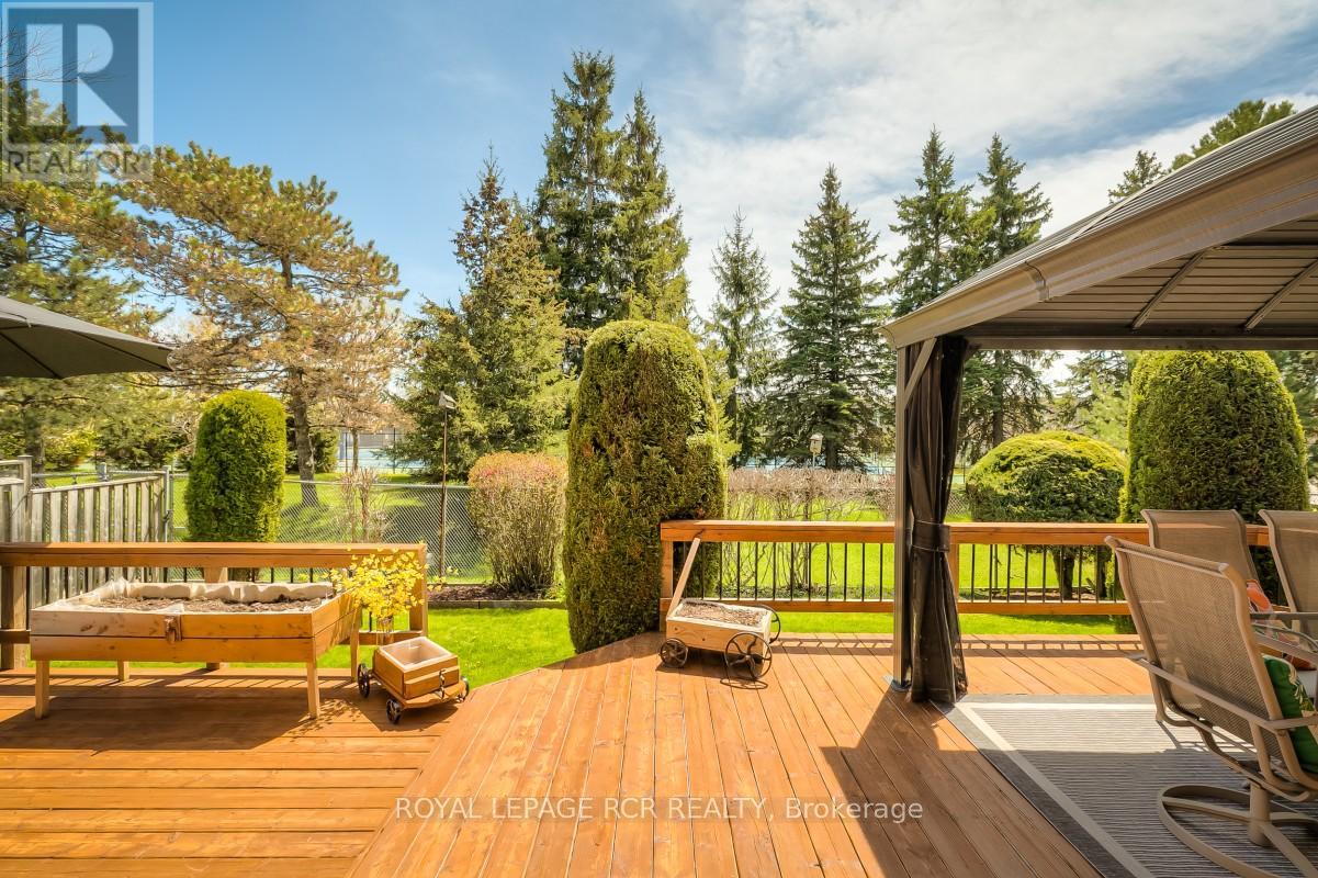 582 MILLARD STREET - 37