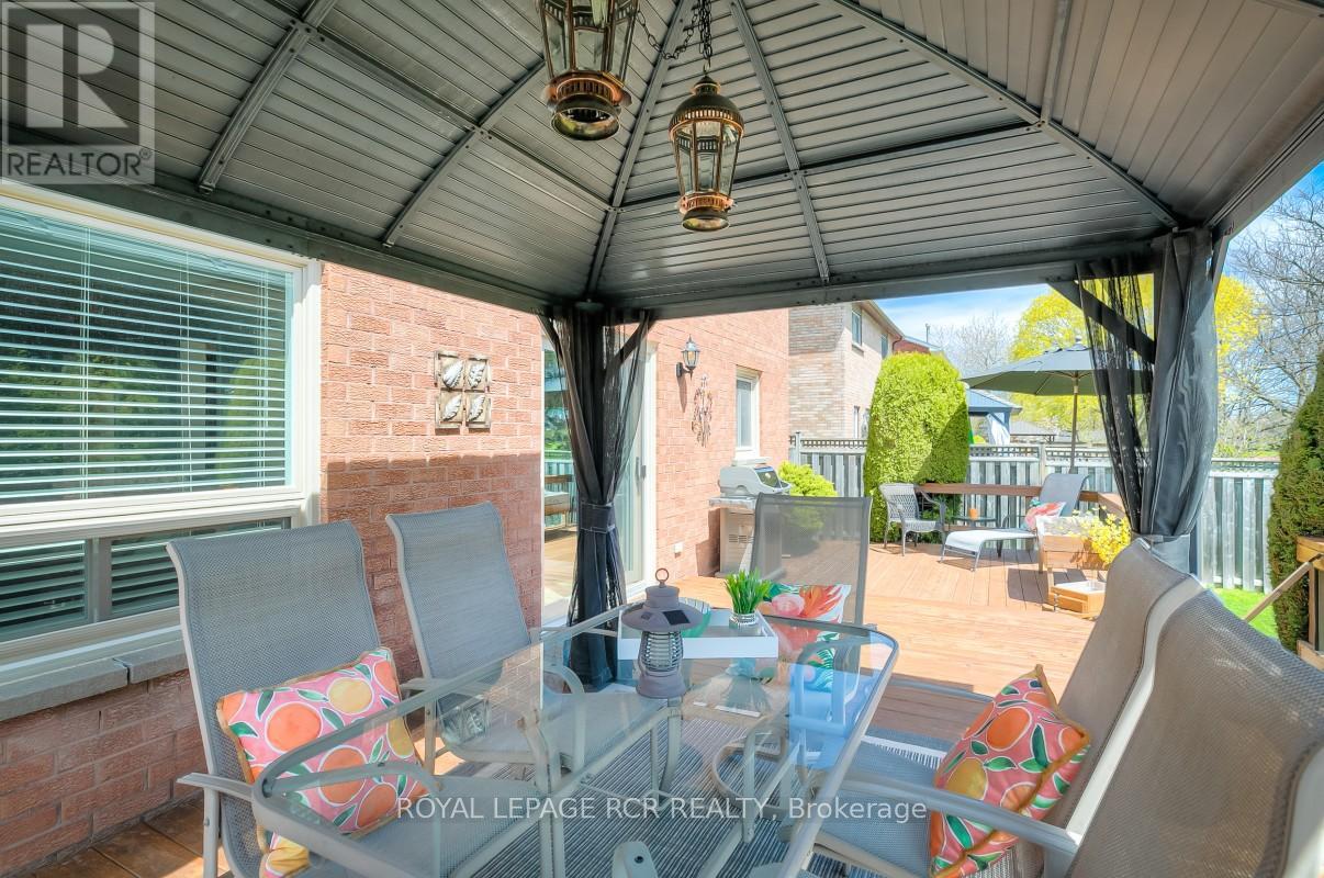 582 MILLARD STREET - 39