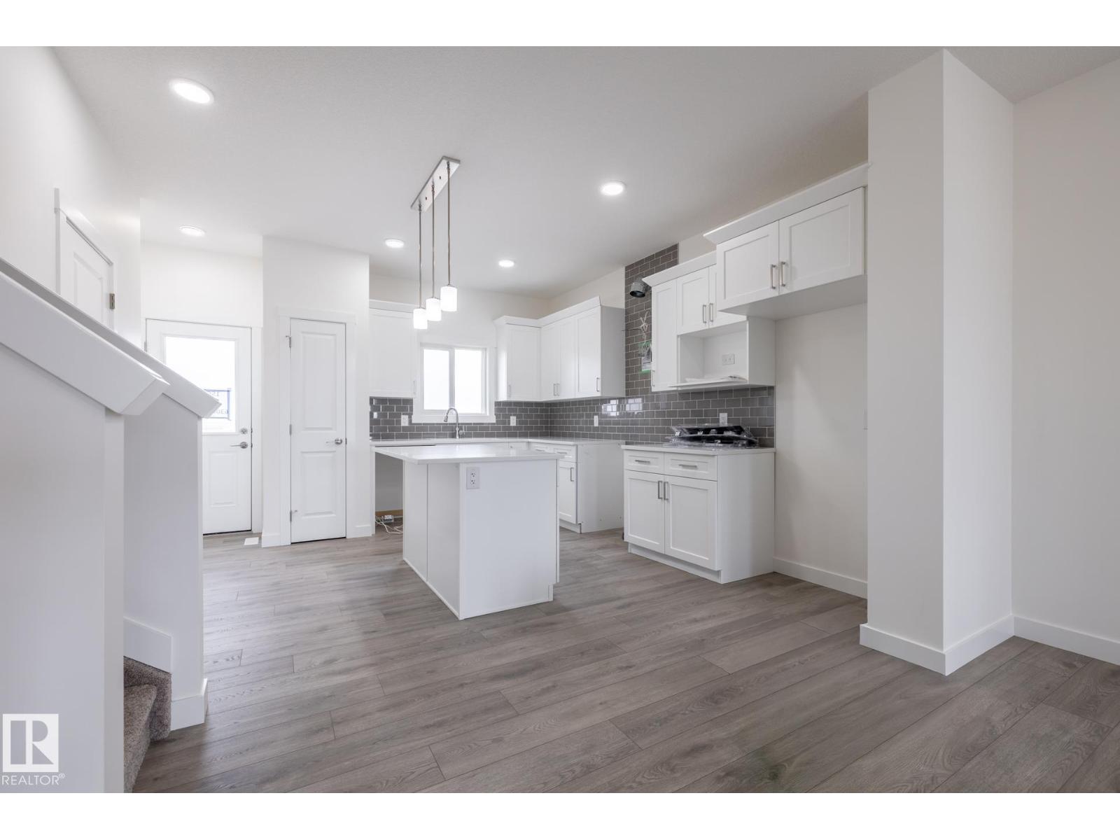15643 2 ST NE - 8