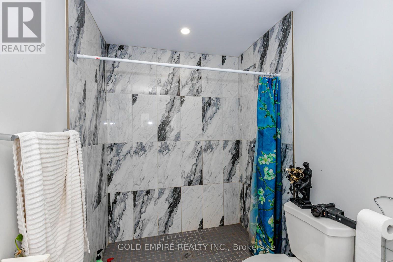 2424 BAKERVILLA STREET - 37