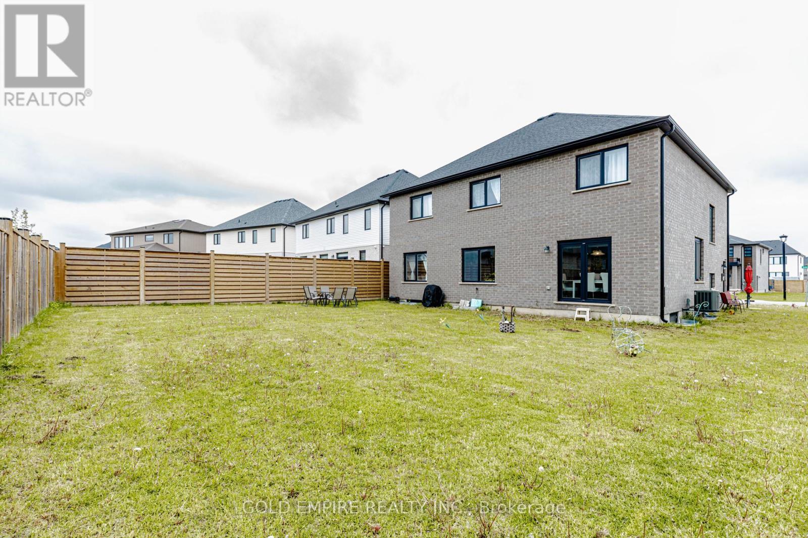 2424 BAKERVILLA STREET - 43