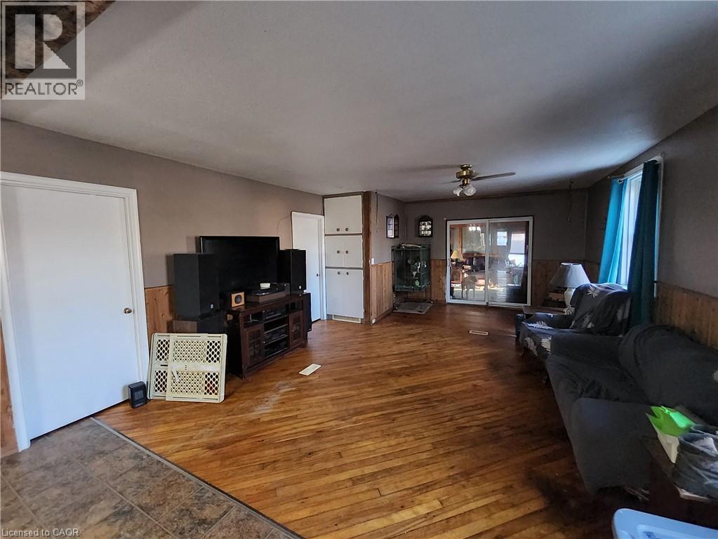 740 HILLCREST Road - 5