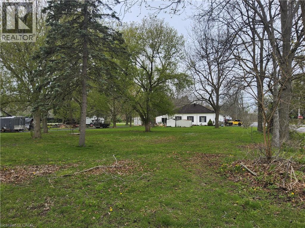 740 HILLCREST Road - Image 2