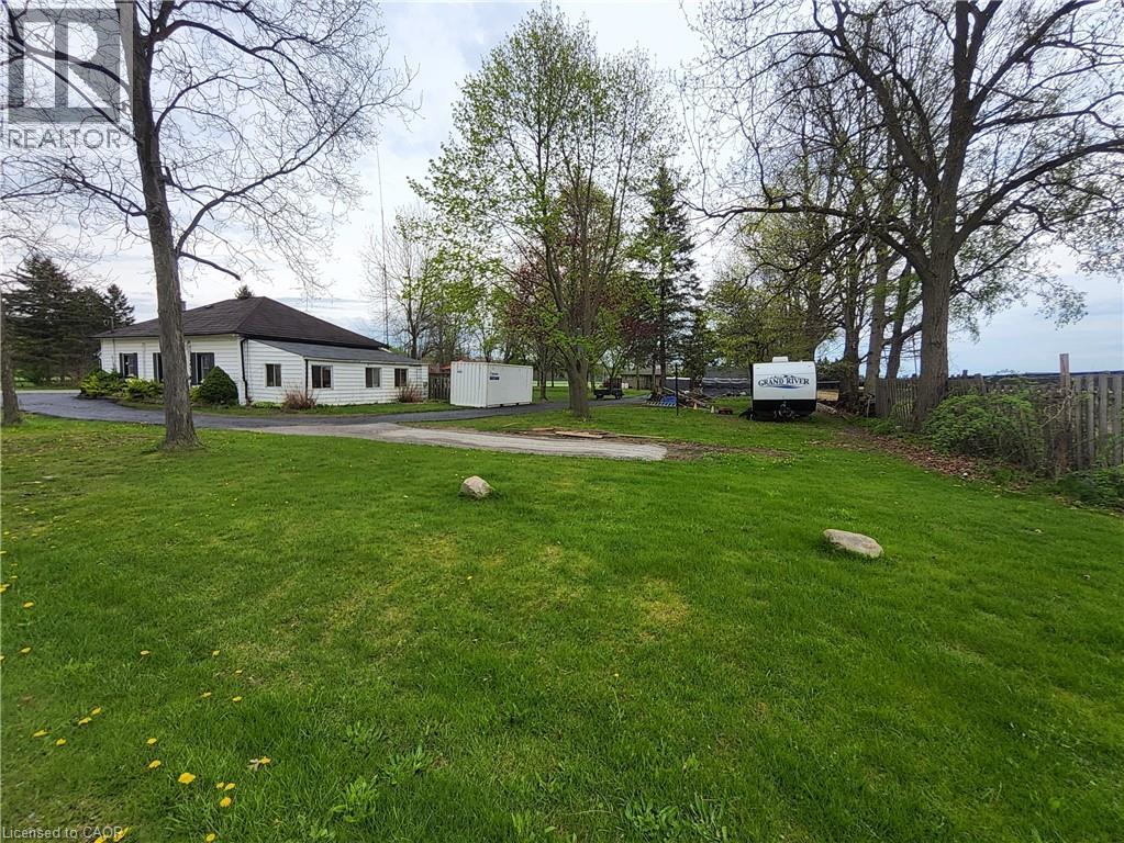 740 HILLCREST Road - 10
