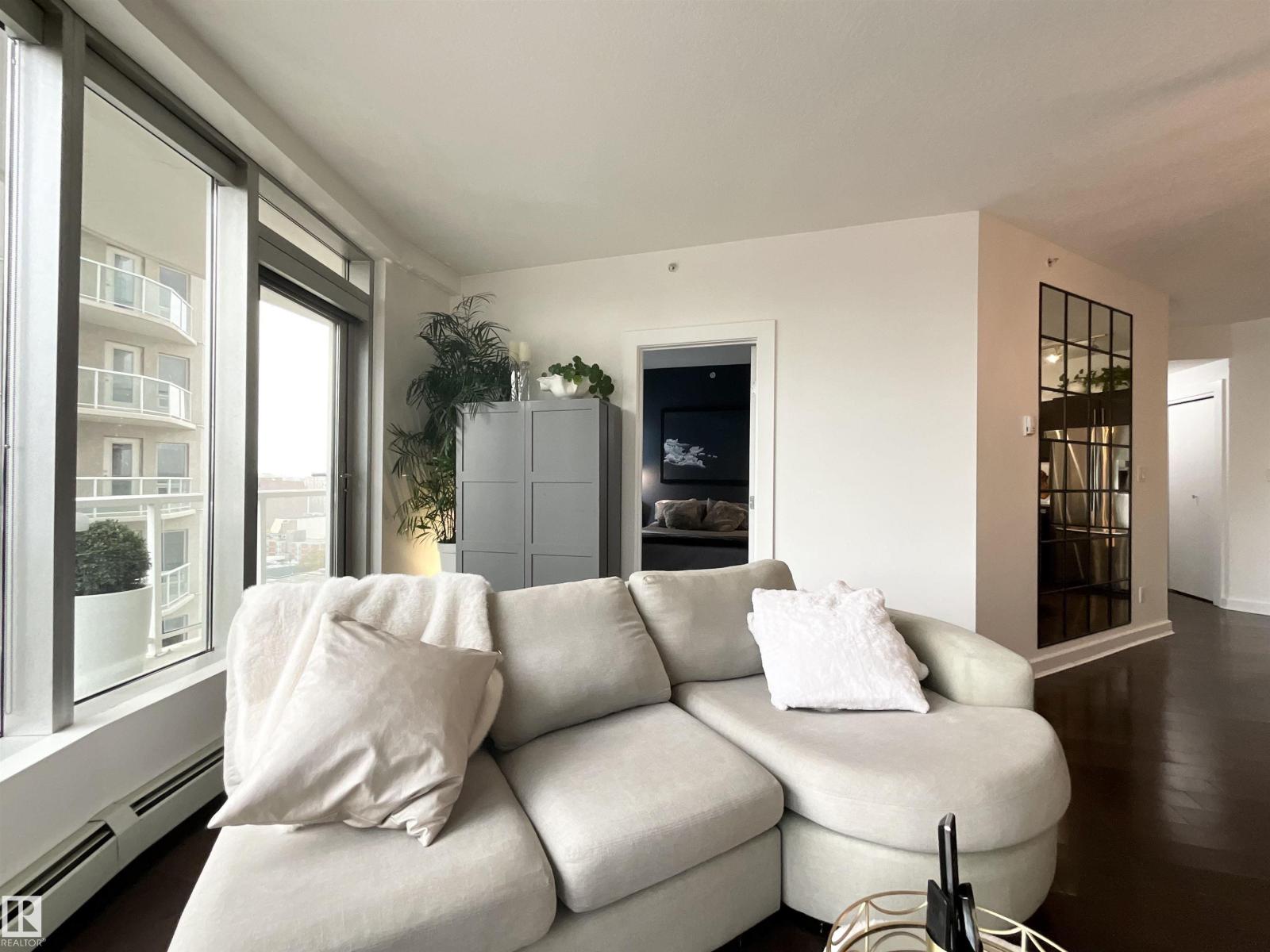 #1504 10152 104 ST NW - 8