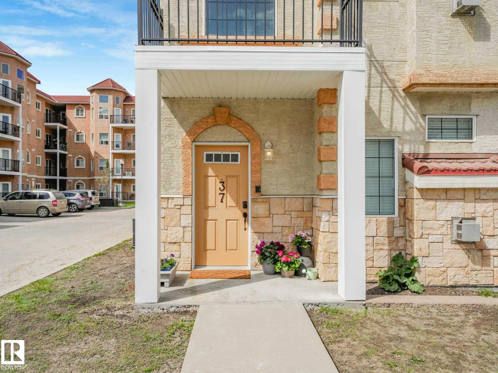 #37 13825 155 AV NW, Edmonton