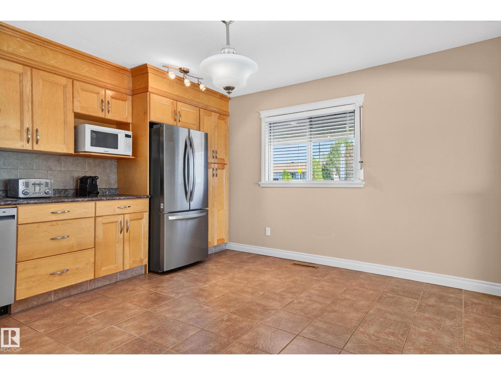 13916 61 ST NW NW - 12