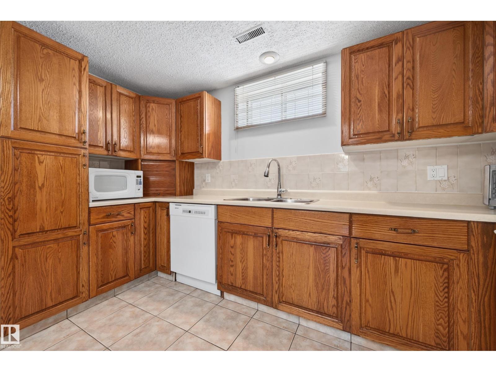 13916 61 ST NW NW - 33