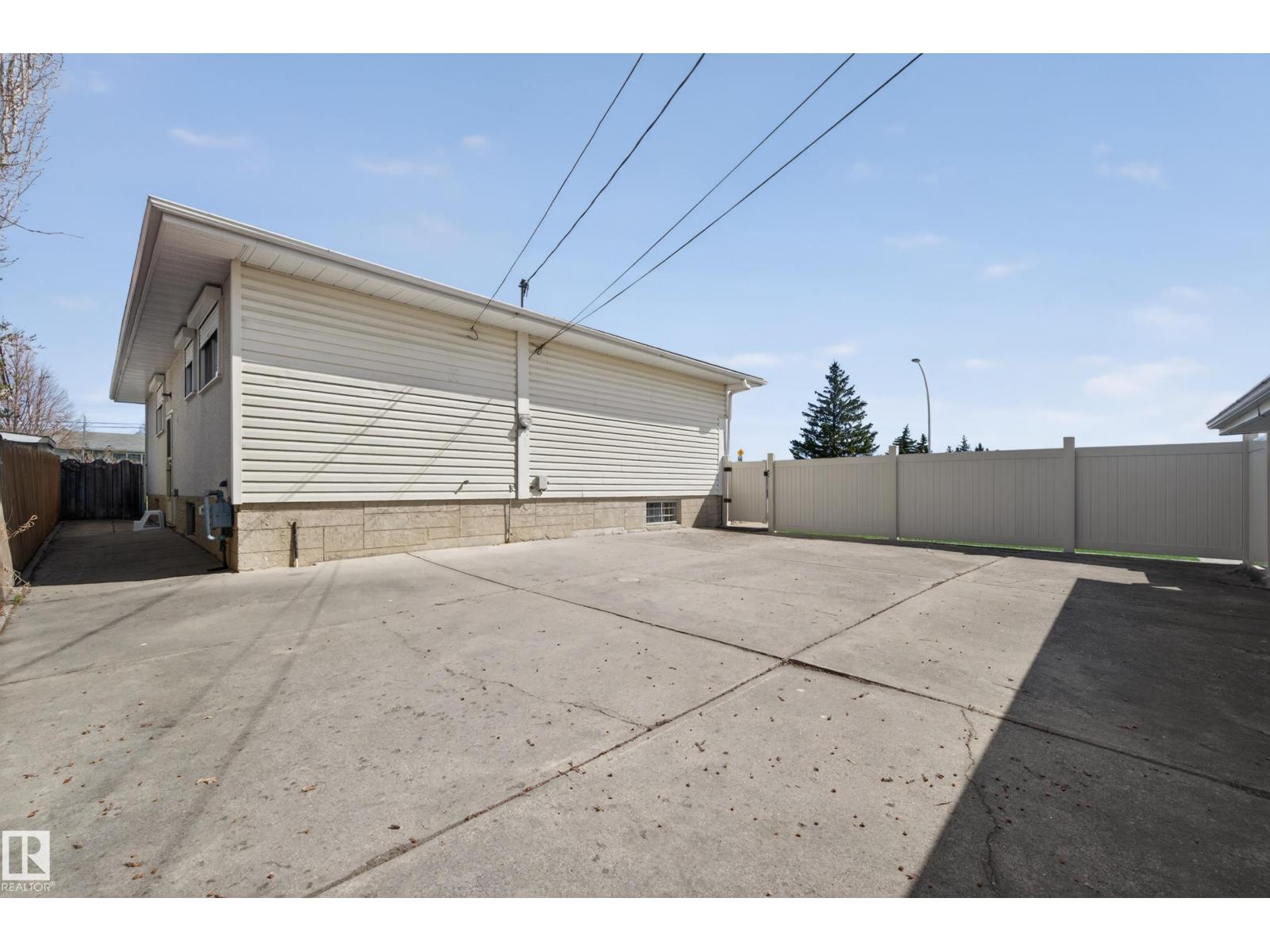 13916 61 ST NW NW - 44