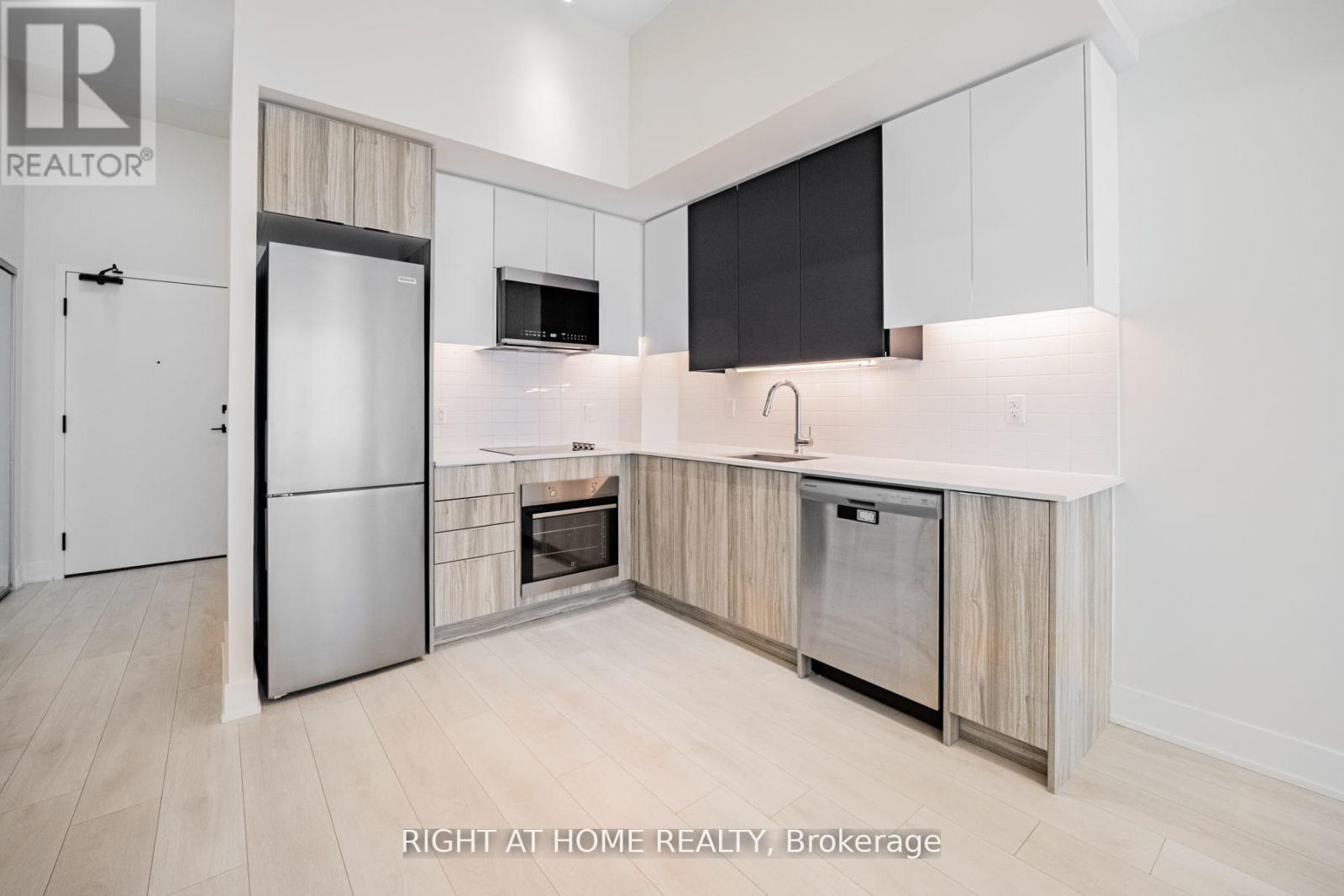 #451 2485 TAUNTON ROAD - 11