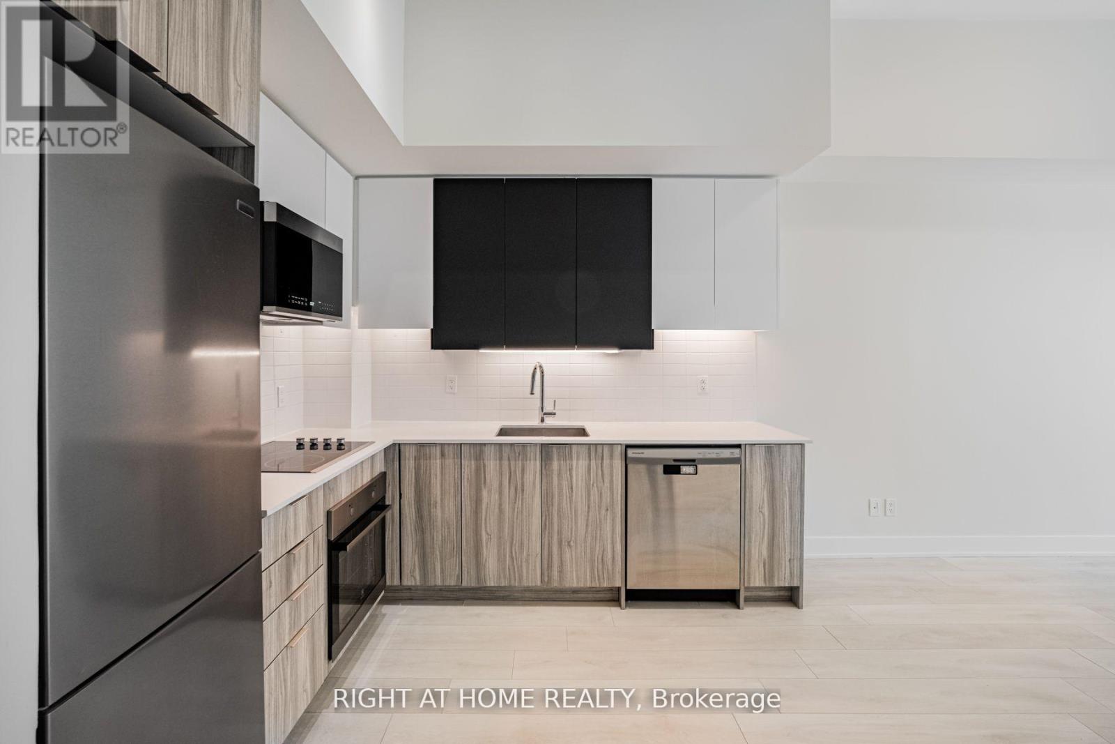 #451 2485 TAUNTON ROAD - 16