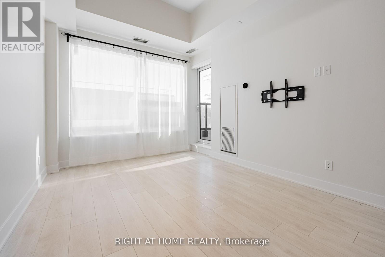#451 2485 TAUNTON ROAD - 17