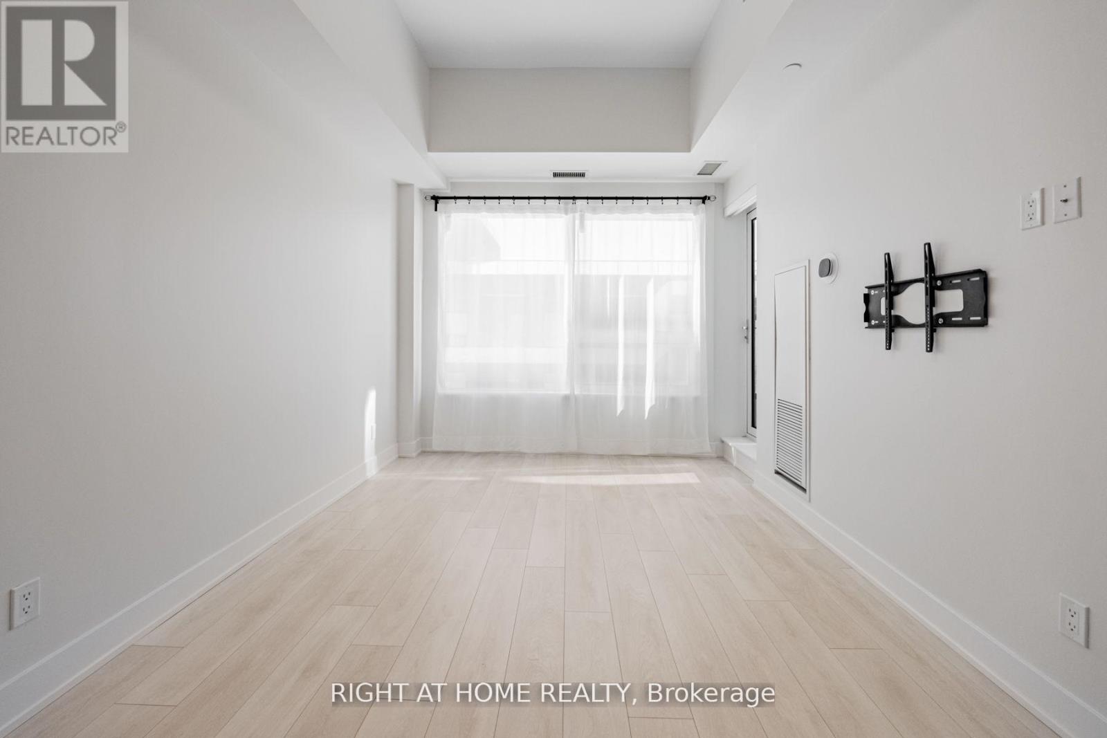 #451 2485 TAUNTON ROAD - 19