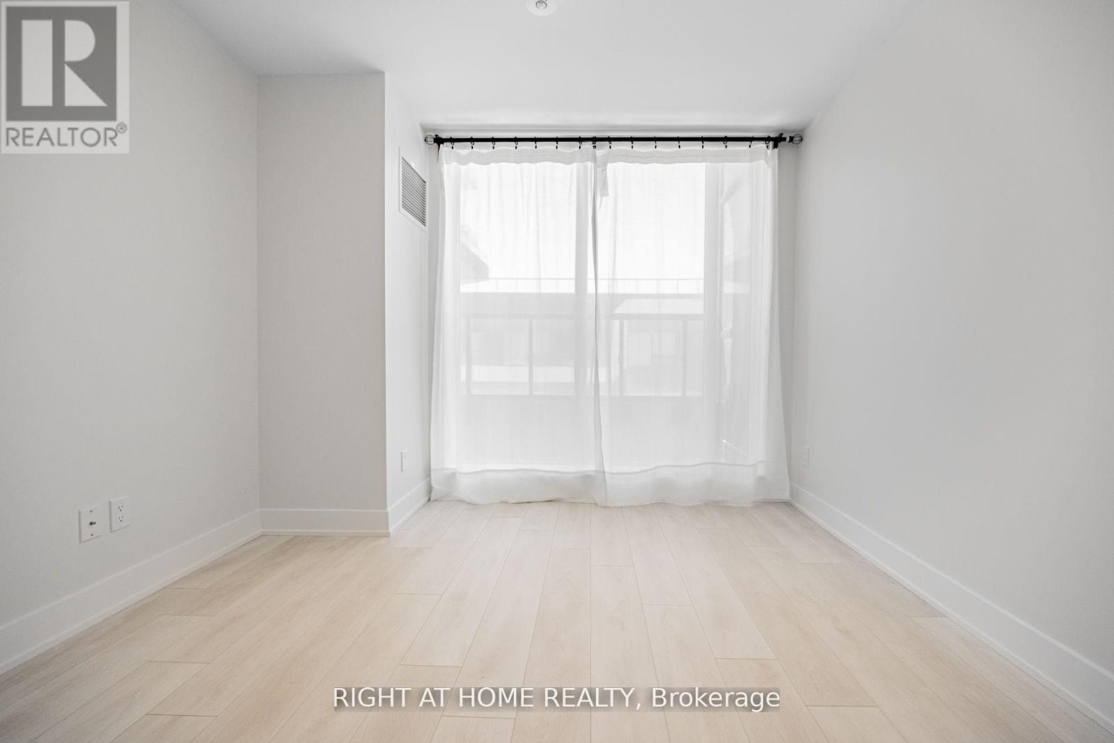 #451 2485 TAUNTON ROAD - 22