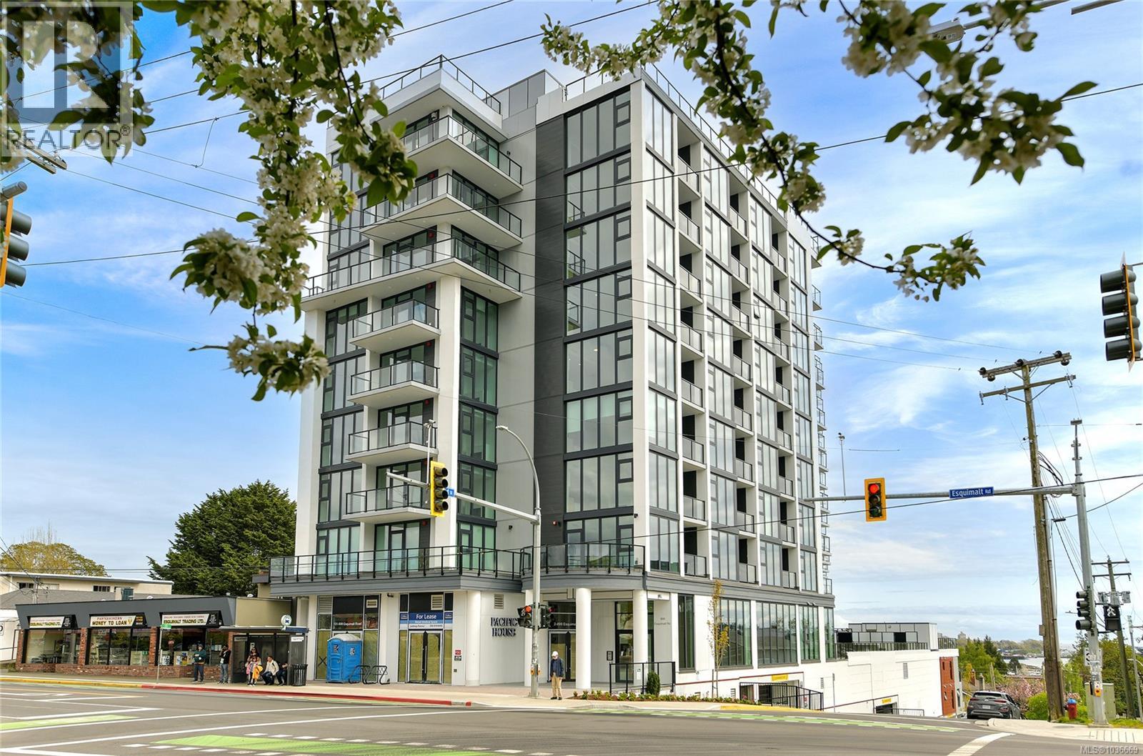 #304 899 Esquimalt Ave - 27