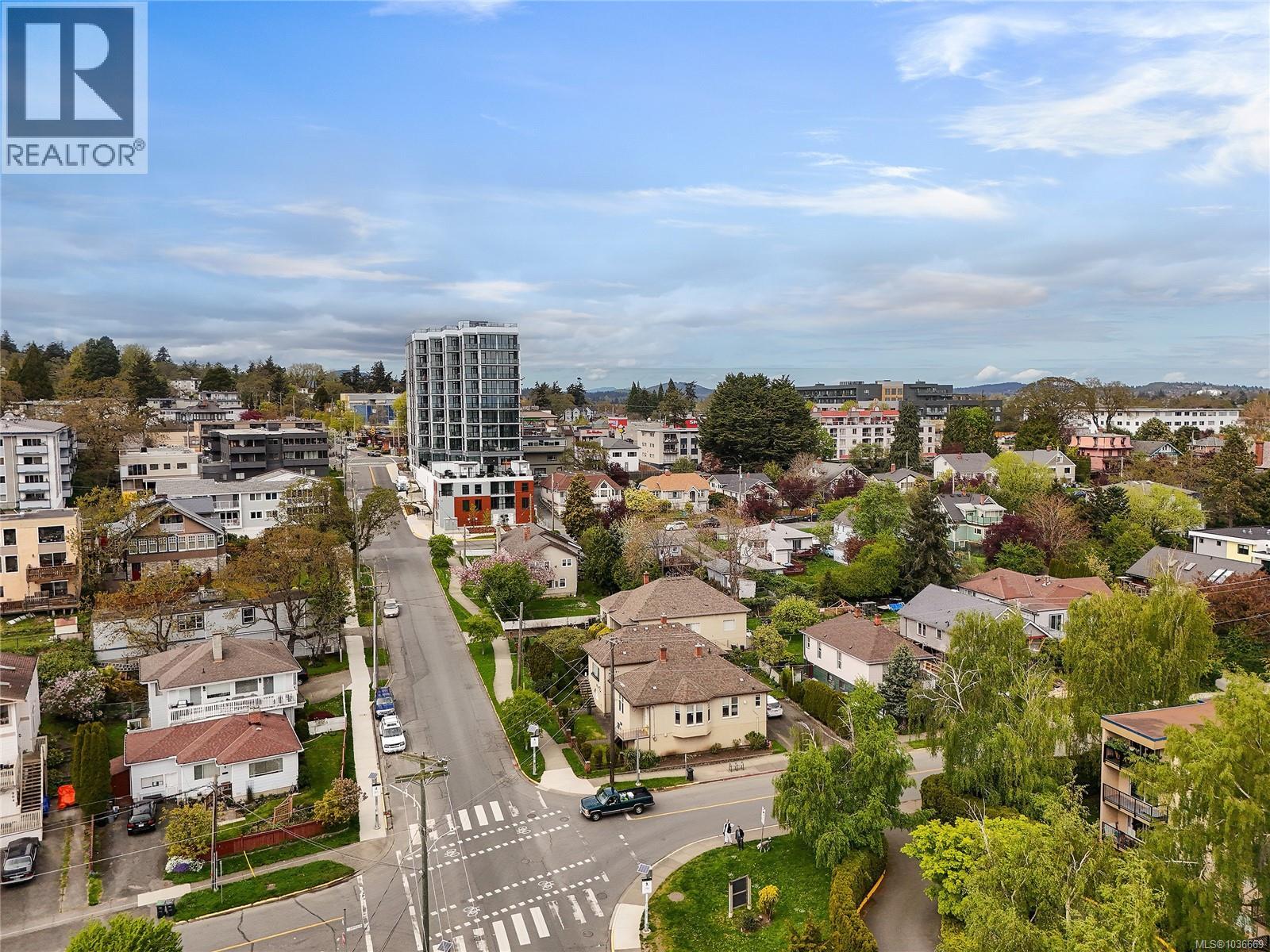 #304 899 Esquimalt Ave - 29