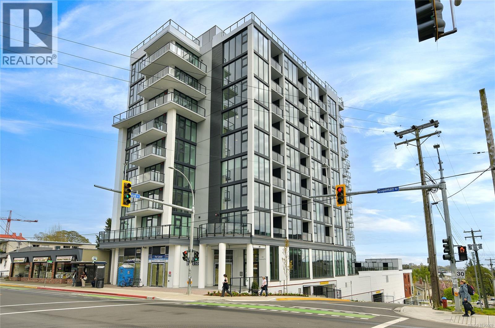 #304 899 Esquimalt Ave - 31