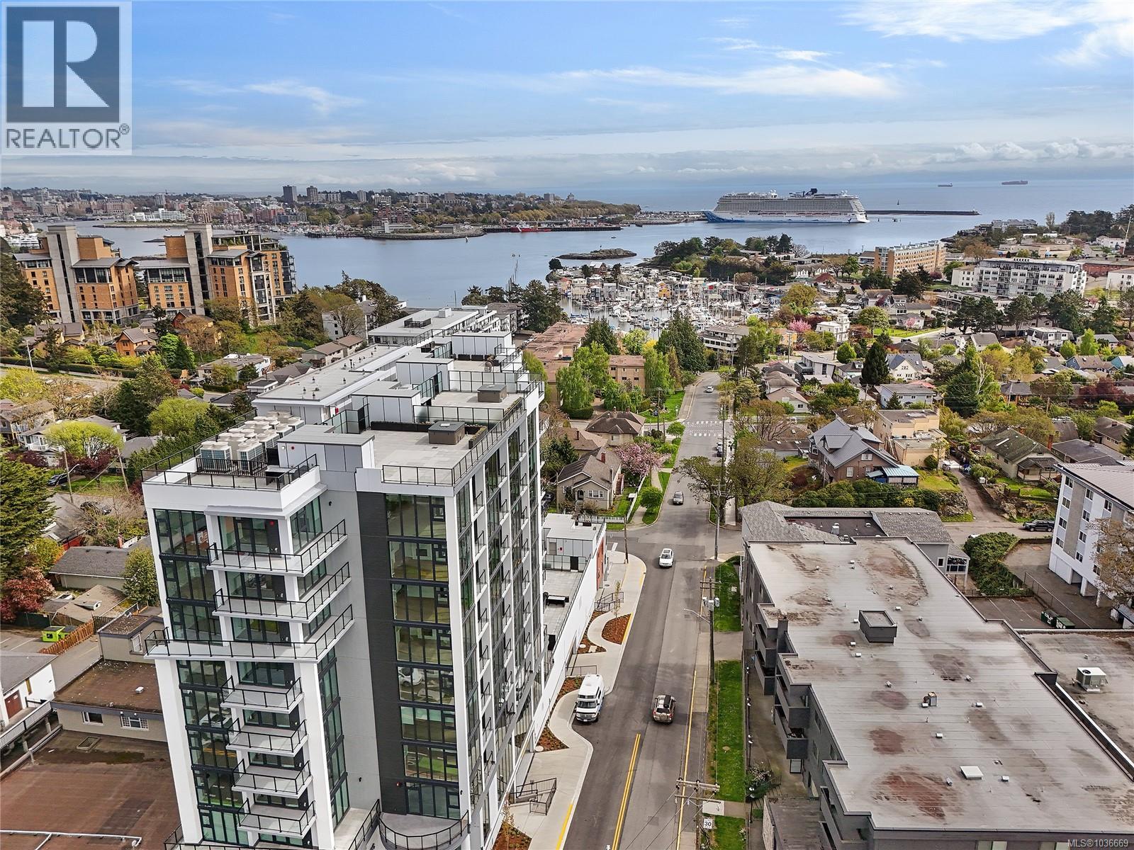 #304 899 Esquimalt Ave - 37