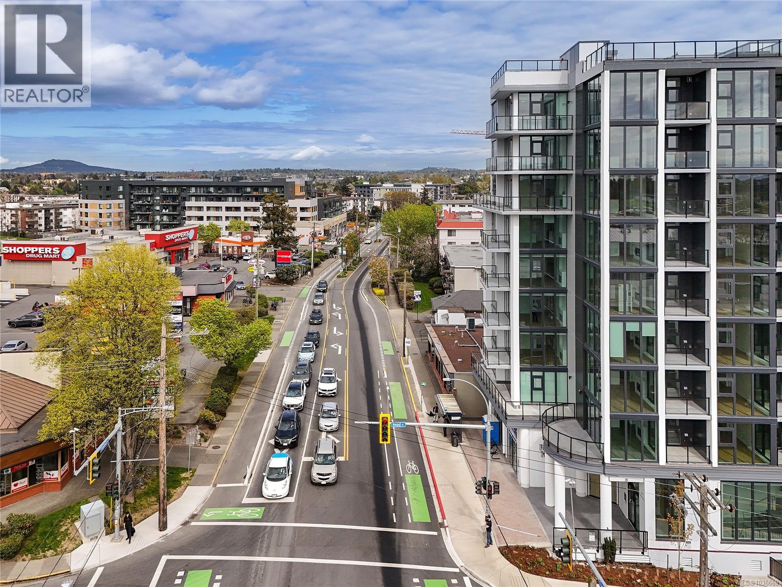 #304 899 Esquimalt Ave - 38