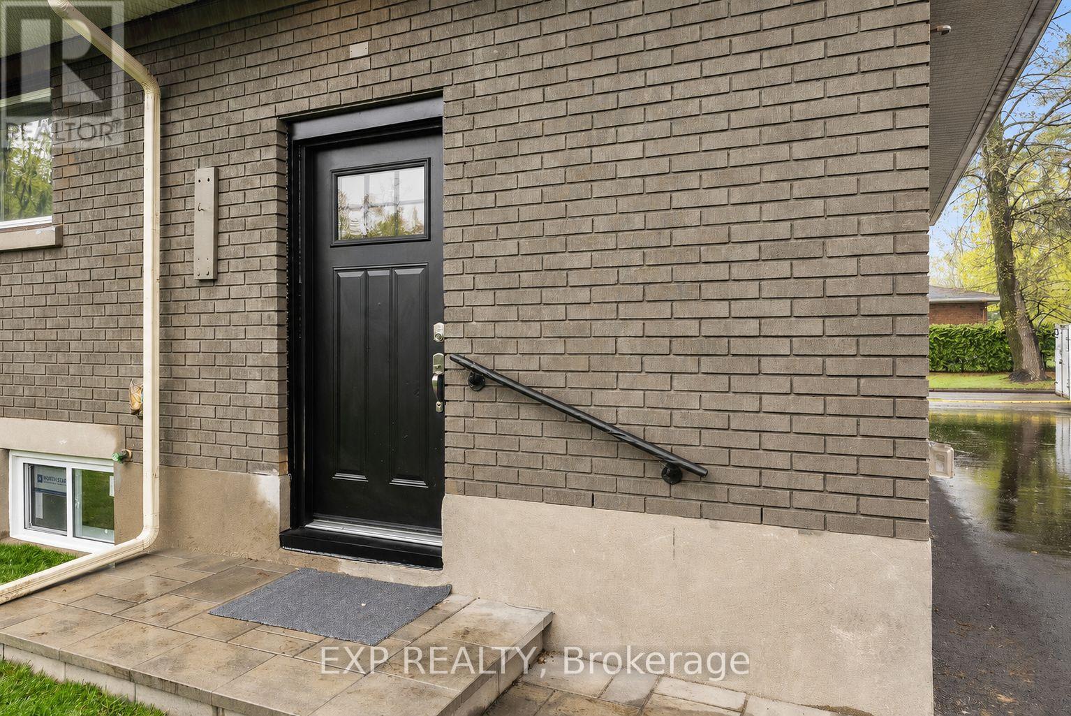 2393 SHELDON AVENUE - 29