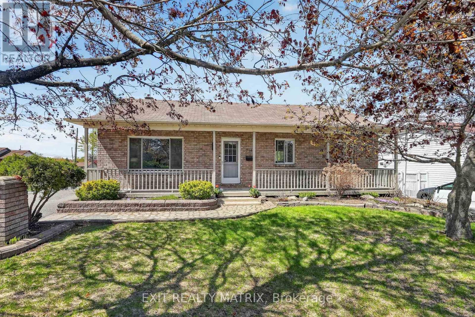 Beautifully updated 3-bed + 2-bath bungalow!