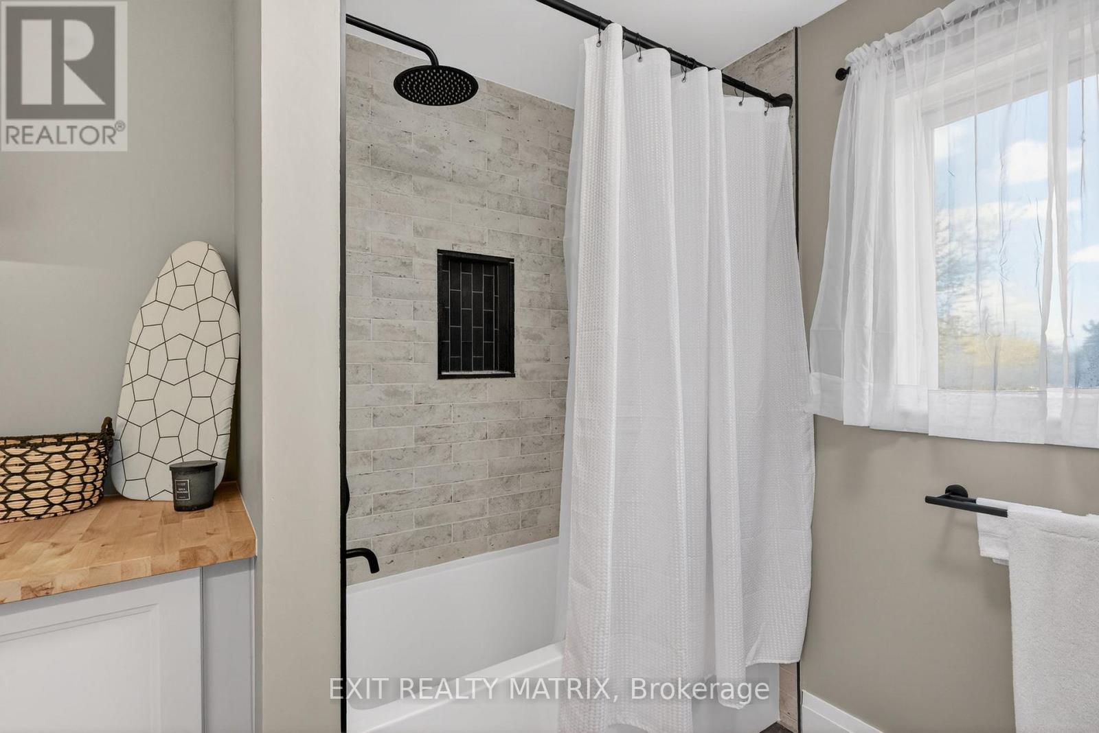 714 DES CEDRES AVENUE - 16