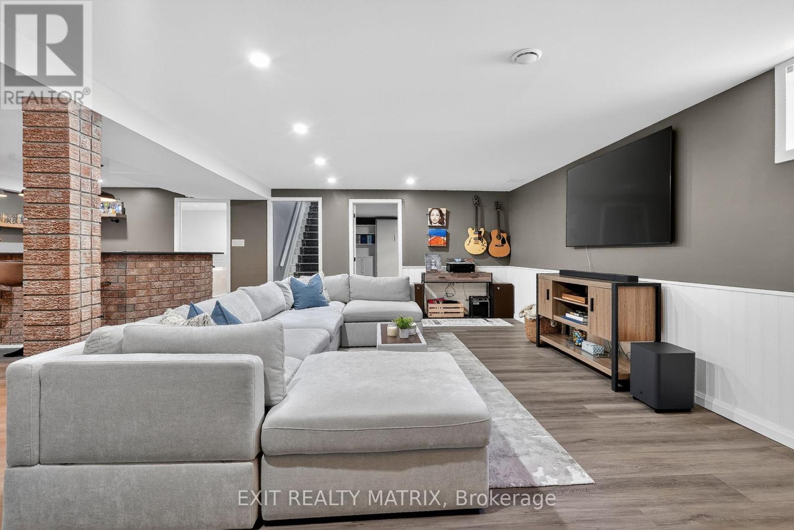 714 DES CEDRES AVENUE - 23