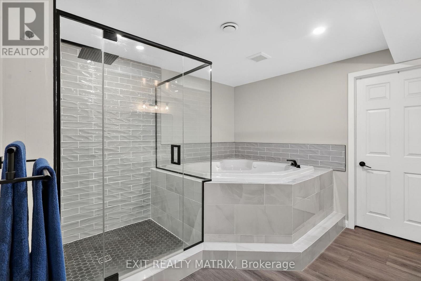 714 DES CEDRES AVENUE - 27