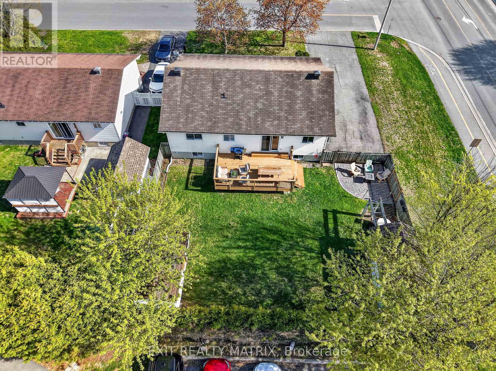 714 DES CEDRES AVENUE - 32
