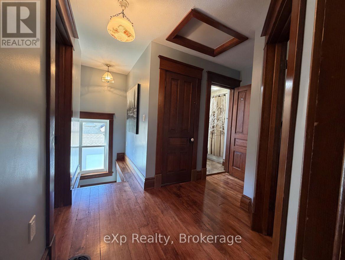 625 GIBSON STREET - 10