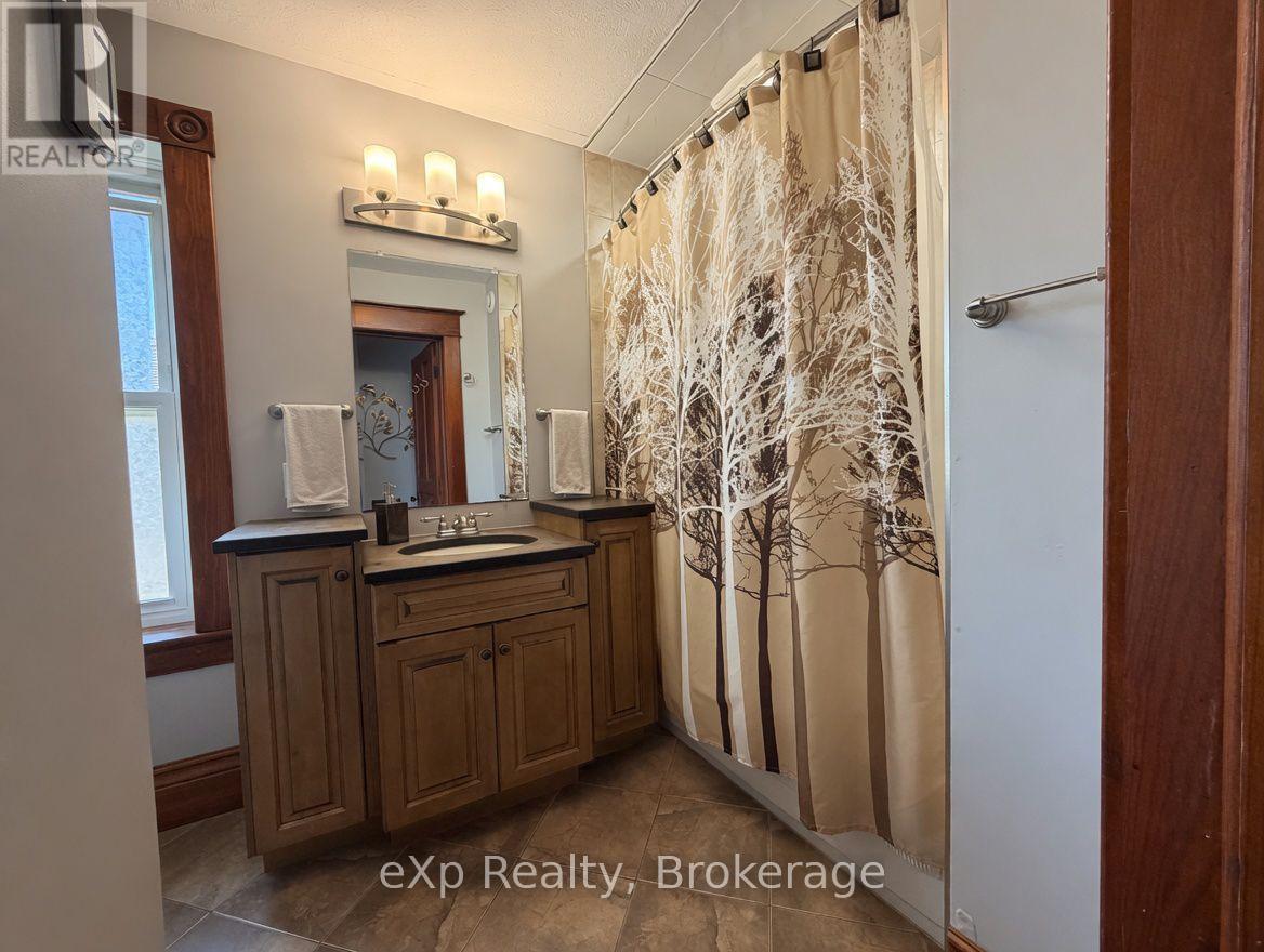 625 GIBSON STREET - 12