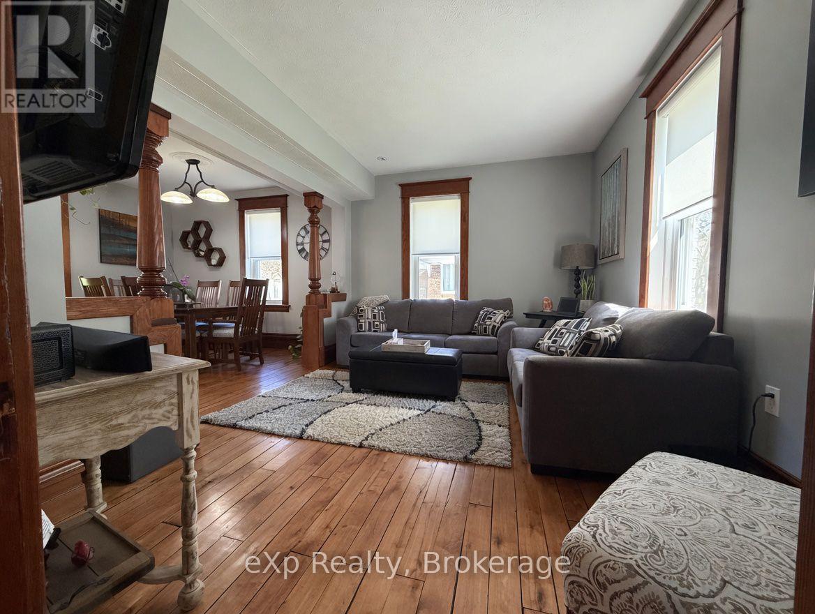 625 GIBSON STREET - 4