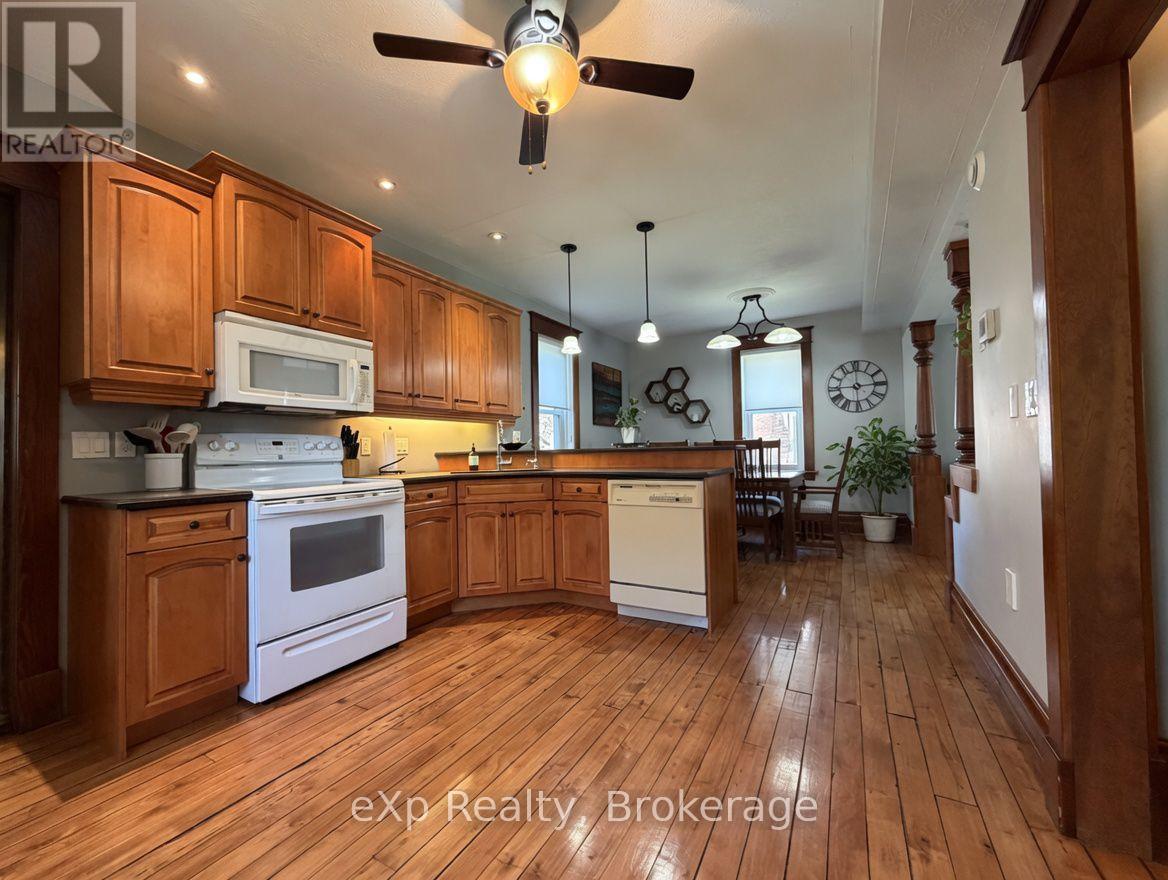625 GIBSON STREET - 7