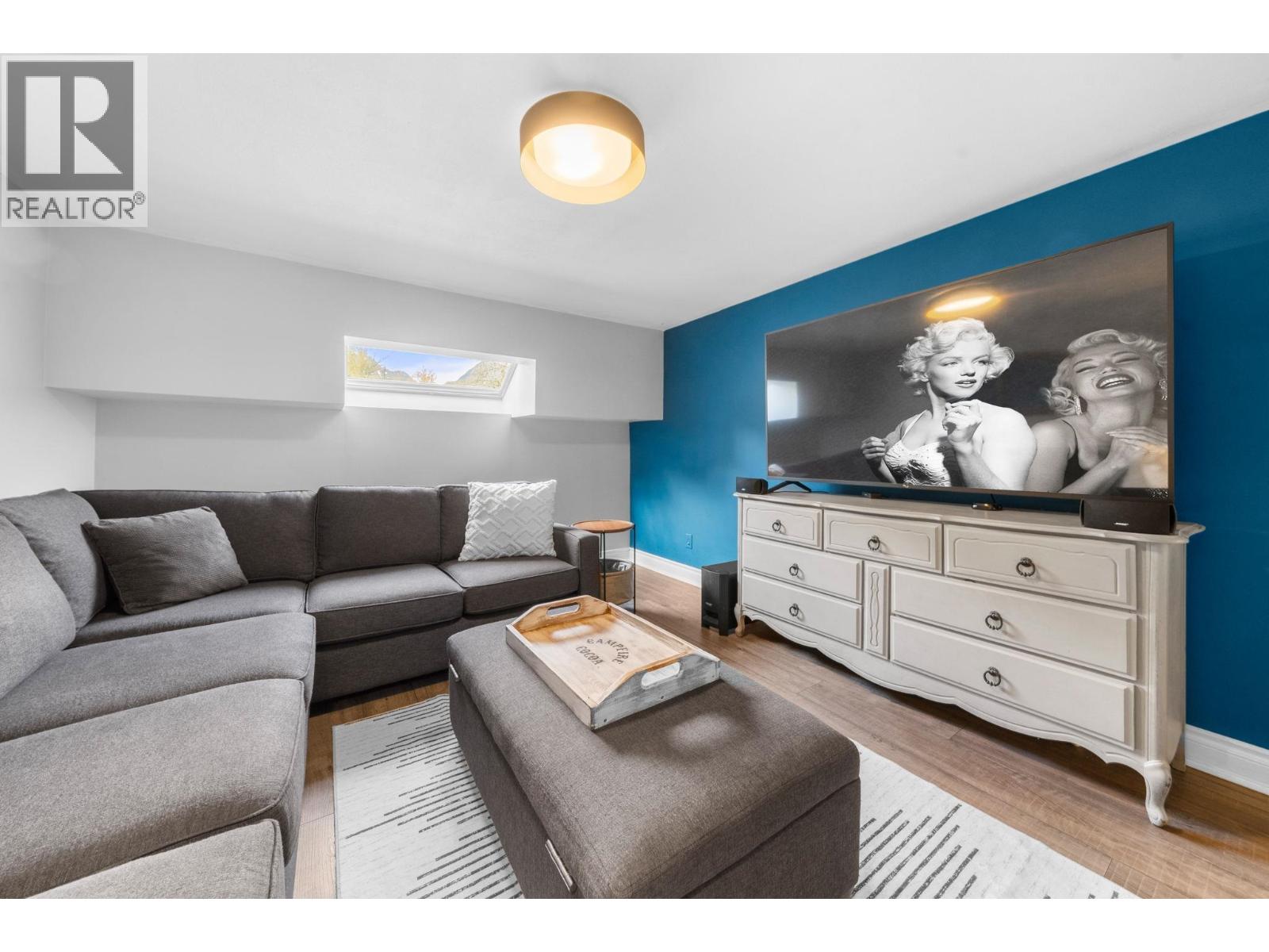 10 1700 MAMQUAM ROAD, Squamish