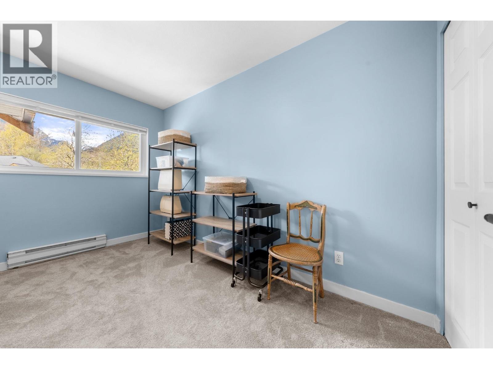 10 1700 MAMQUAM ROAD, Squamish