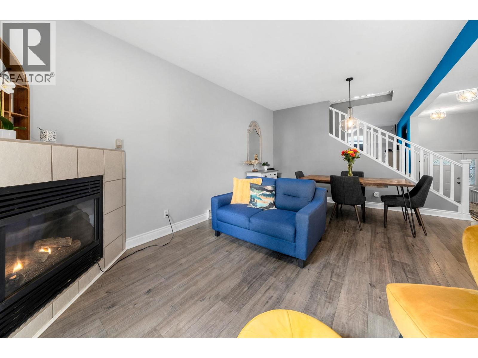 10 1700 MAMQUAM ROAD, Squamish