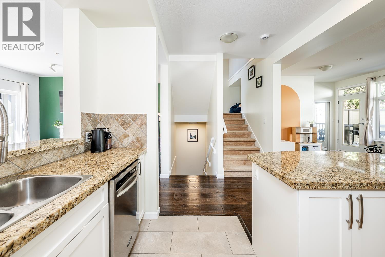 35 40632 GOVERNMENT ROAD, Squamish
