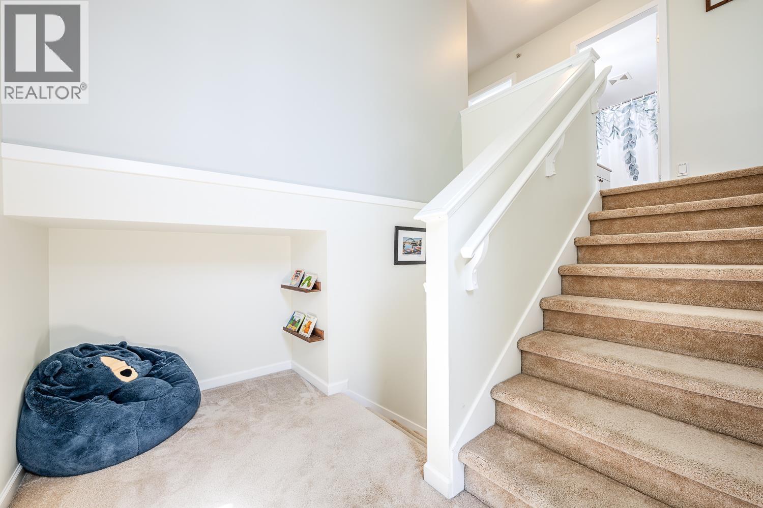 35 40632 GOVERNMENT ROAD, Squamish
