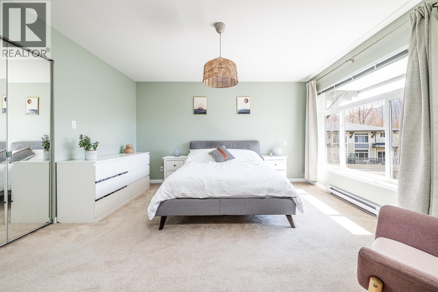 35 40632 GOVERNMENT ROAD, Squamish