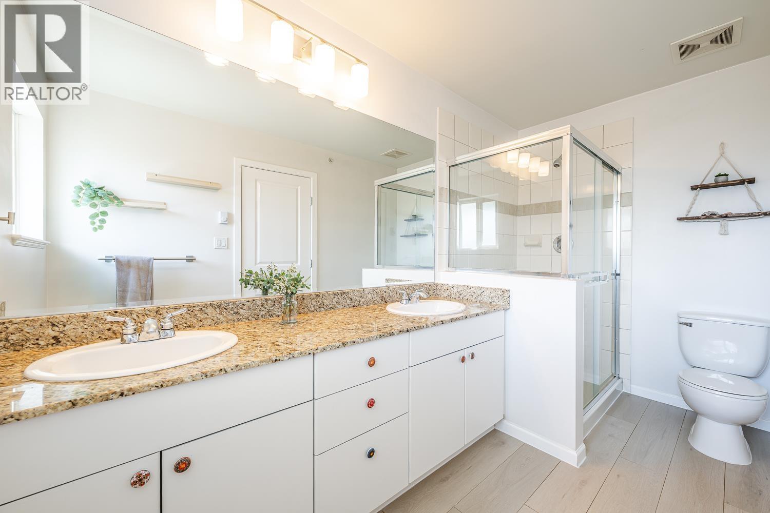 35 40632 GOVERNMENT ROAD, Squamish