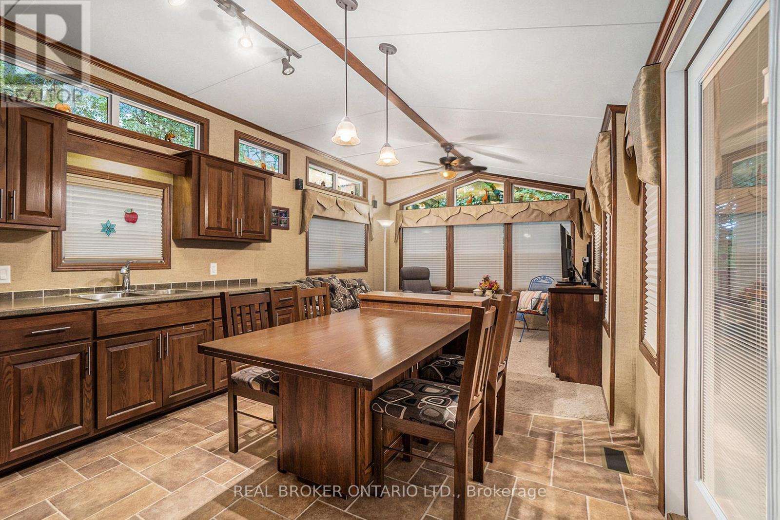 #H10 240 PINEWOOD PARK ROAD - 12